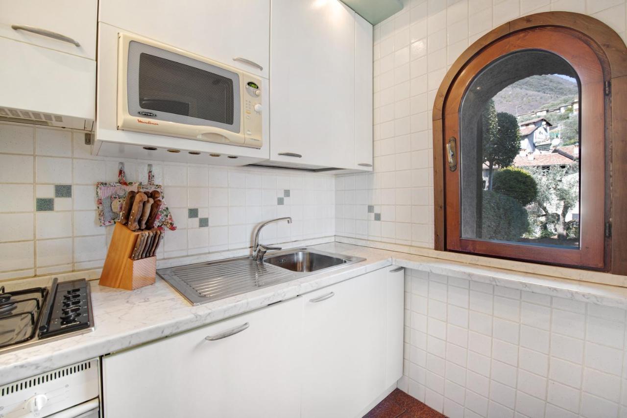 Lake View Apartment Gardone Riviera Eksteriør bilde